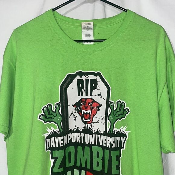 Graphic T shirt 🧟‍♀️ - Picture 2 of 8